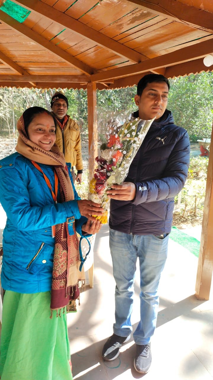 अखिल भारतीय ब्राह्मण एकता परिषद महिला प्रकोष्ठ द्वारा पुलिस अधीक्षक महोदय