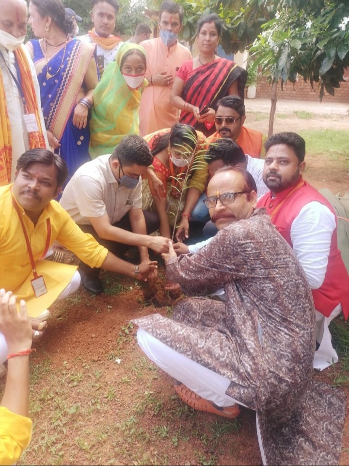अखिल भारतीय ब्राह्मण एकता परिषद द्वारा बेटी बचाओ बेटी पढ़ाओ एवं बेटियों को 