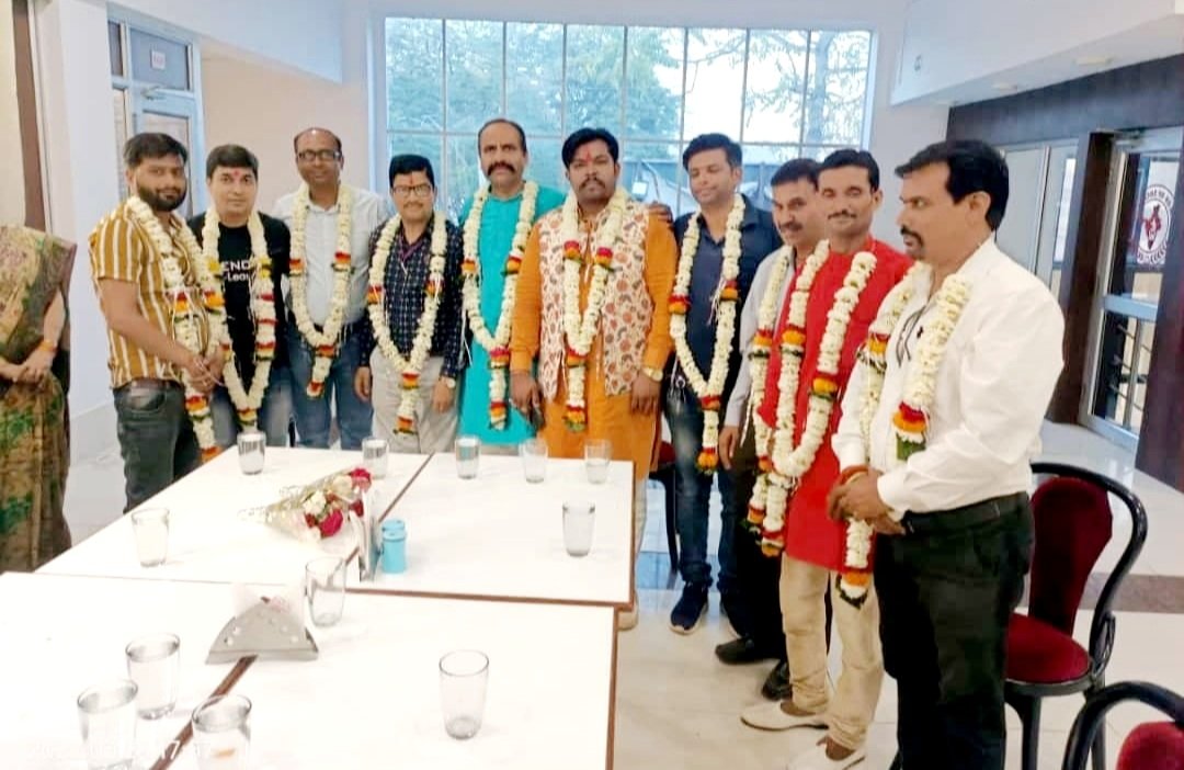 राष्ट्रीय कोषाध्यक्ष पंडित श्री  हरि शुक्ला जी,राष्ट्रीय सचिव पंडित श्री अ